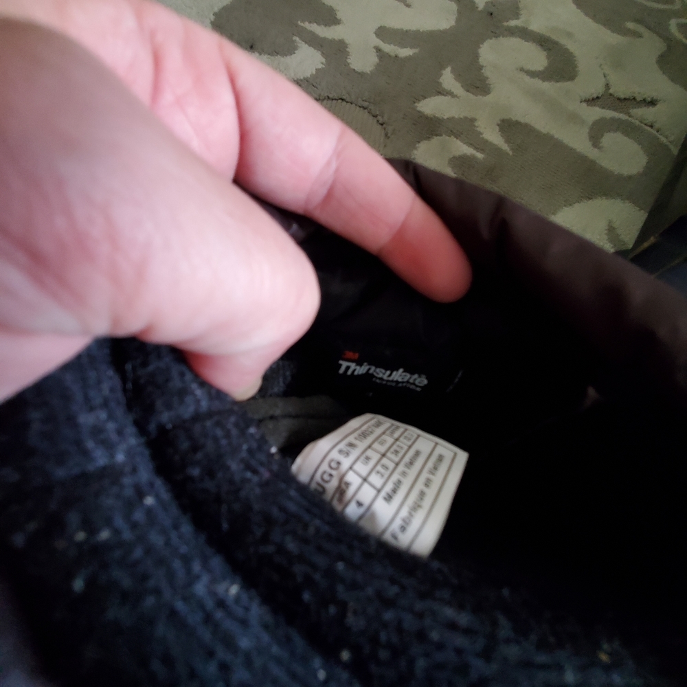 UGG thinsulate waterproof boots - Picture 4 of 9